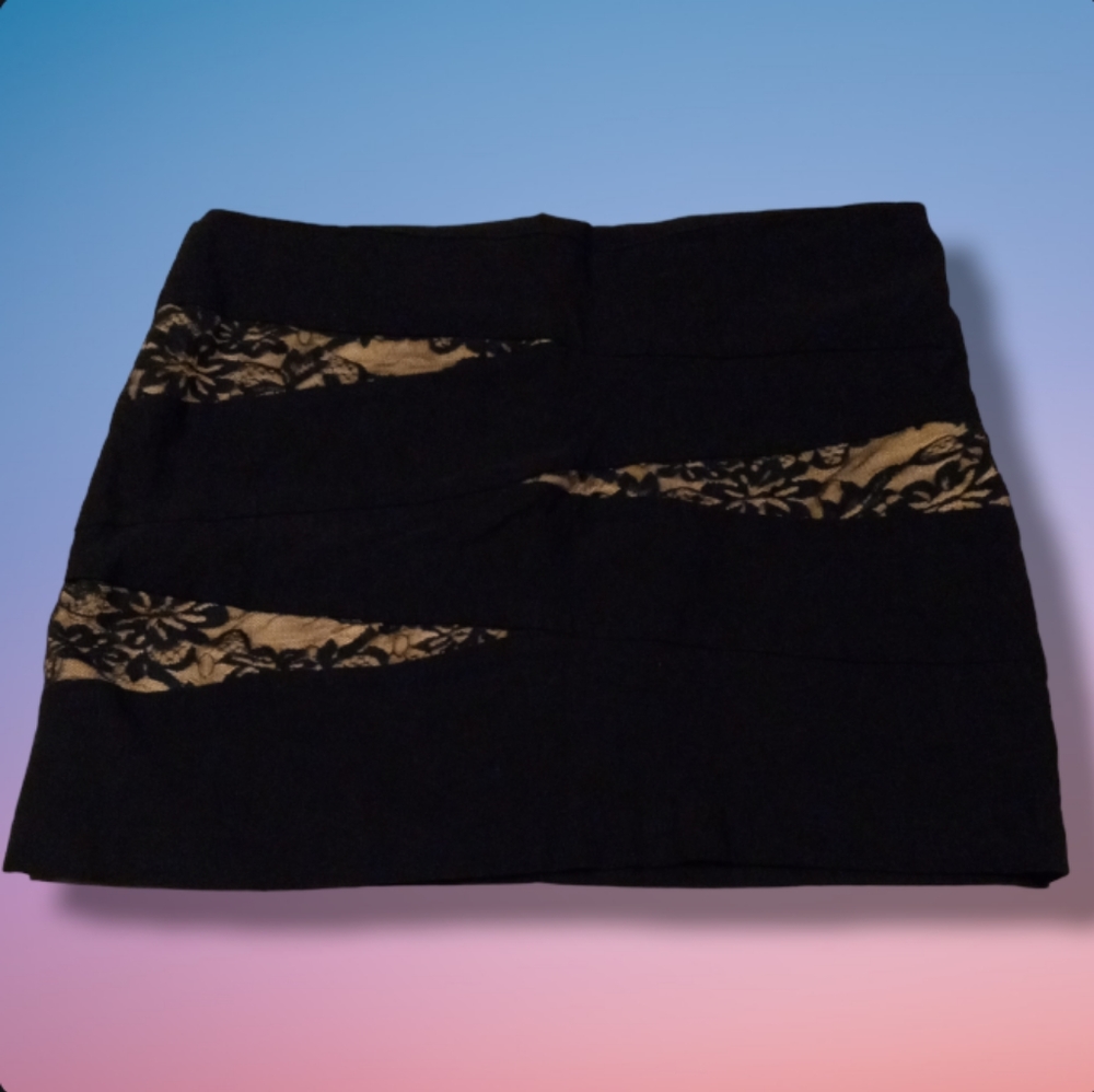 Charlotte Russe Black Stretch Lace Bodycon Mini Skirt in Size Xl💕💕